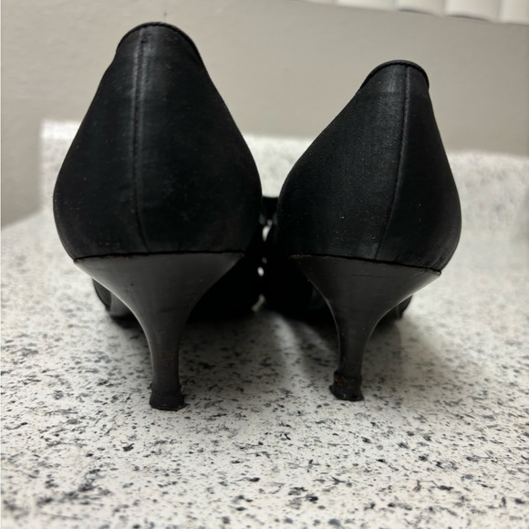 CHANEL Vintage Black SATIN heels pumps with LOGO Bow detail Size: 38.5EU/8US - Picture 3 of 8